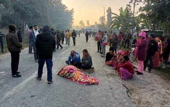 कञ्चनपुरमा गाडीले ठक्कर दिँदा एकजनाको मृत्य, पूर्व–पश्चिम राजमार्ग अवरुद्ध 